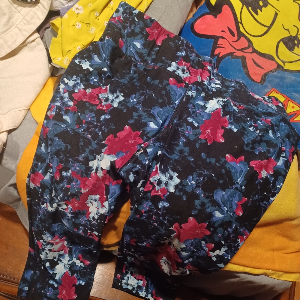 Livi capri leggings
